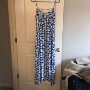 Like new lines maxi dress